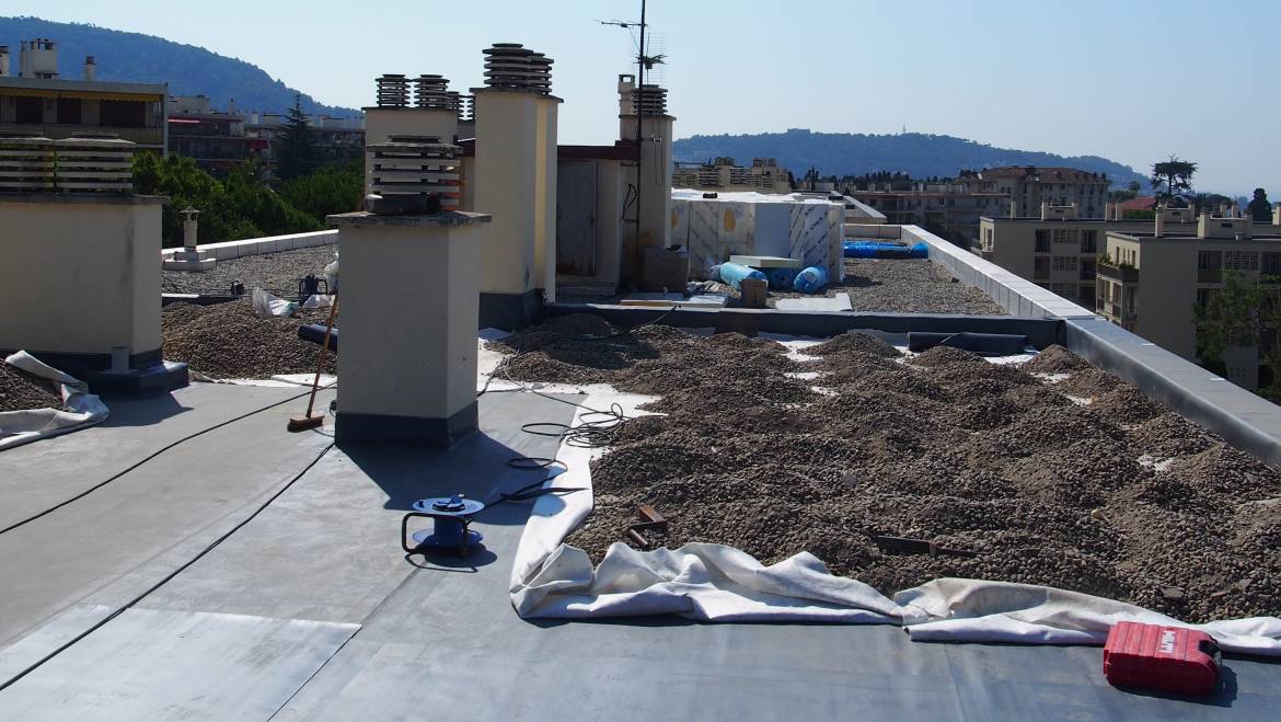 Polyuréthane et PVC pour toitures-terrasses niçoises
