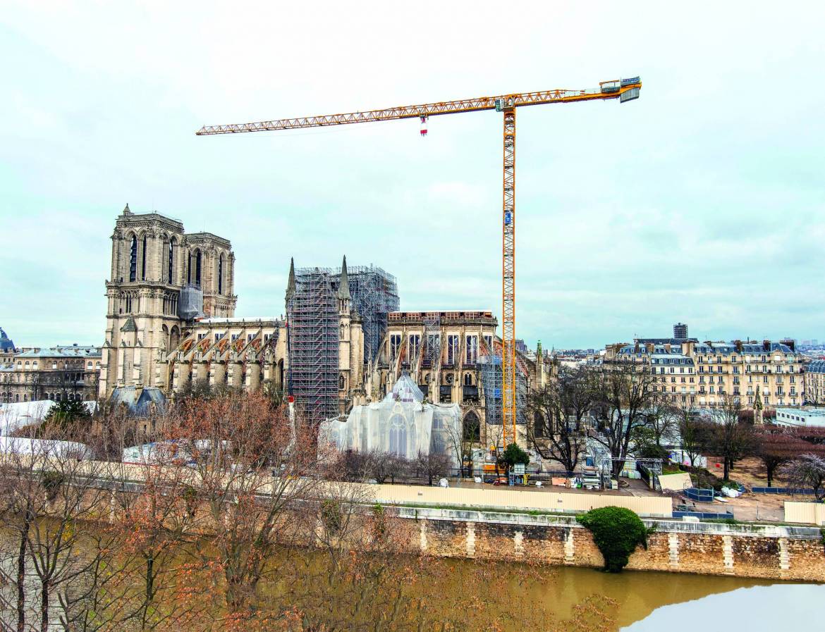 4_UPERIO_Montage_Notre_Dame_PARIS-Credit_photos_a_mentionner_UPERIO-GROUP-3-scaled.jpg